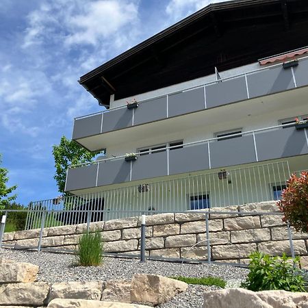 Walli Laterns - Ski Und Bergvergnuegen Direkt Vor Der Haustuer Bagian luar foto